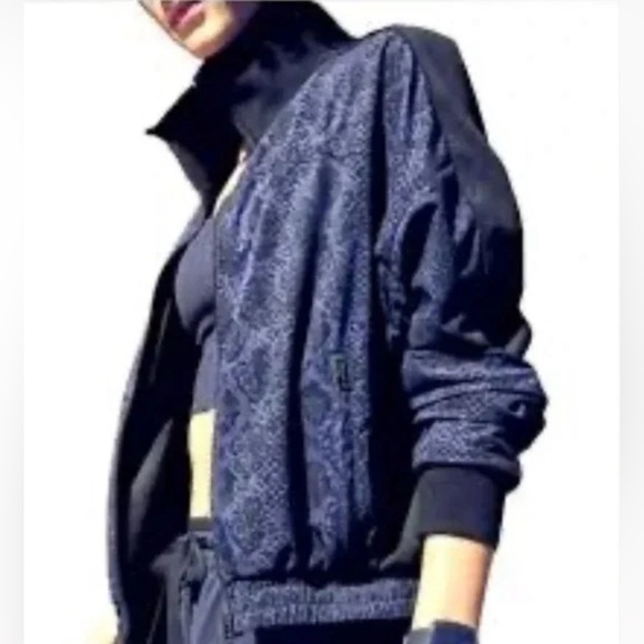 Athleta Brooklyn Track Bomber Jacket Blue Zip Pockets Snake Print Gym Large - Picture 1 of 8